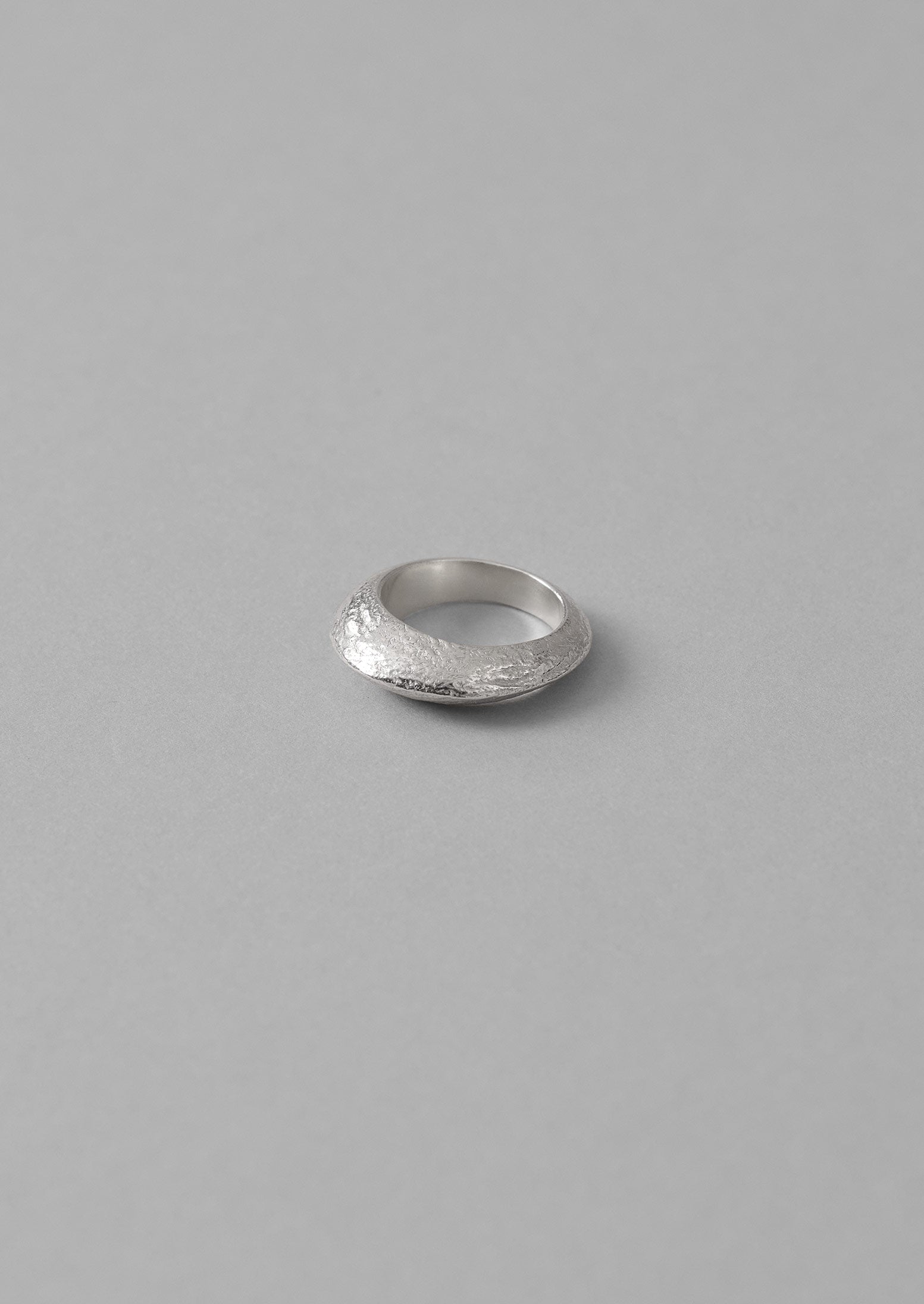 Sally Lacock Silver Sculpted Ridge Ring | Silver
