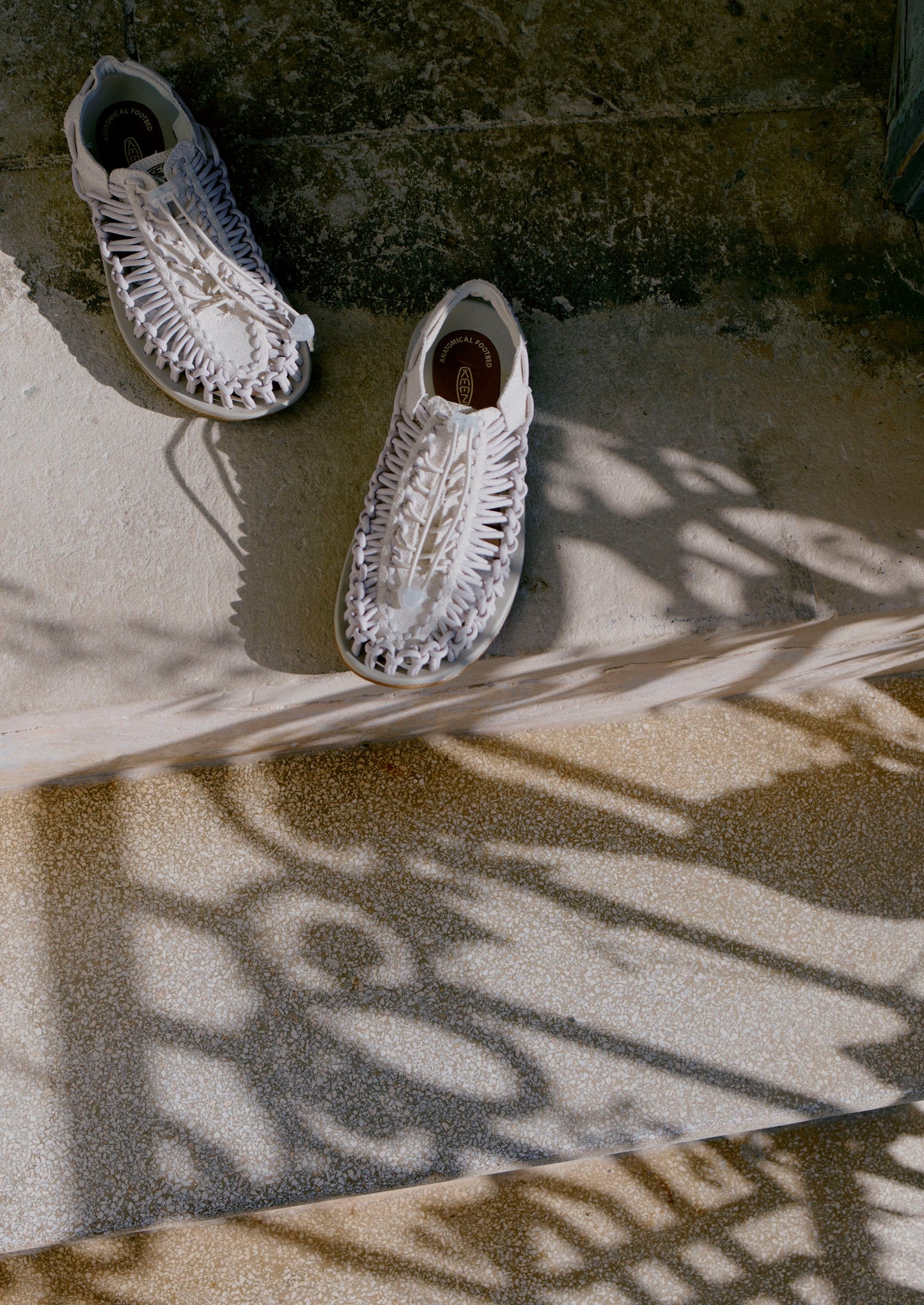 Keen Uneek Canvas Sandals | Natural/Birch