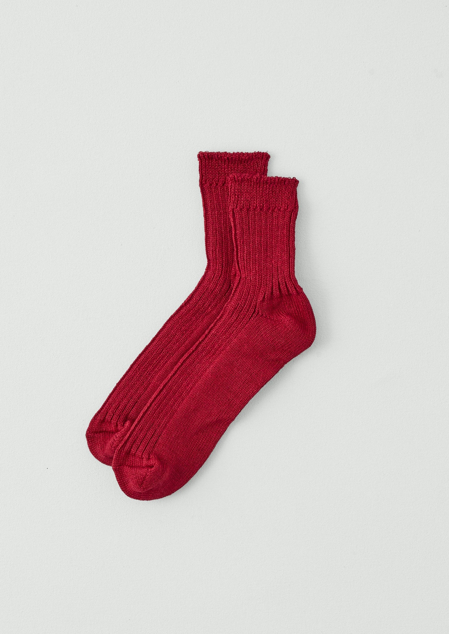 Nishiguchi Kutsushita Linen Socks | Deep Red