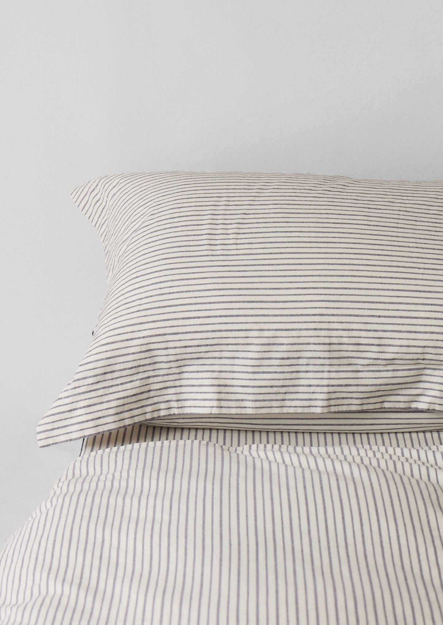 Pyjama Stripe Cotton Oxford Pillowcase | Navy/Ecru