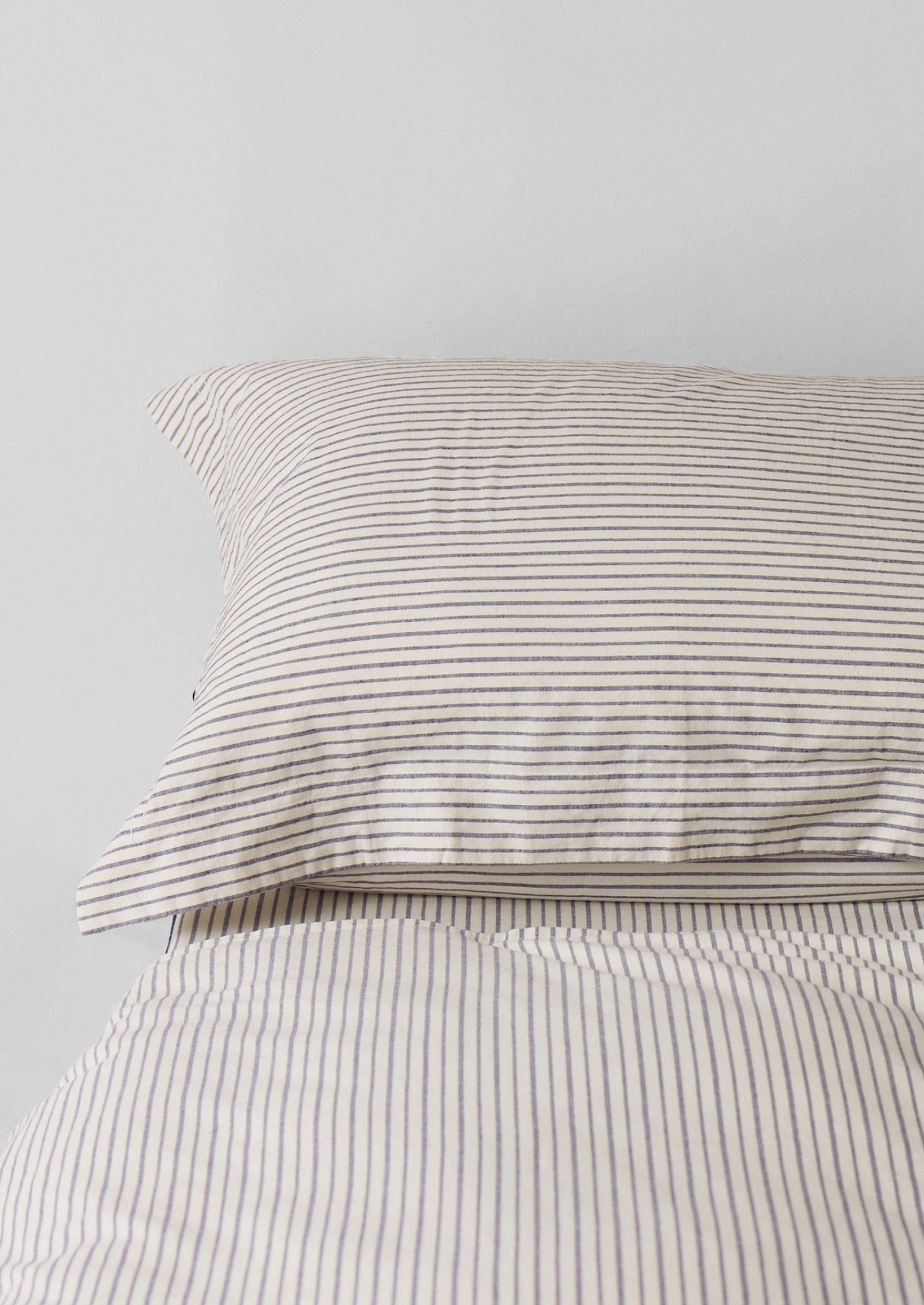 Pyjama Stripe Cotton Oxford Pillowcase | Navy/Ecru