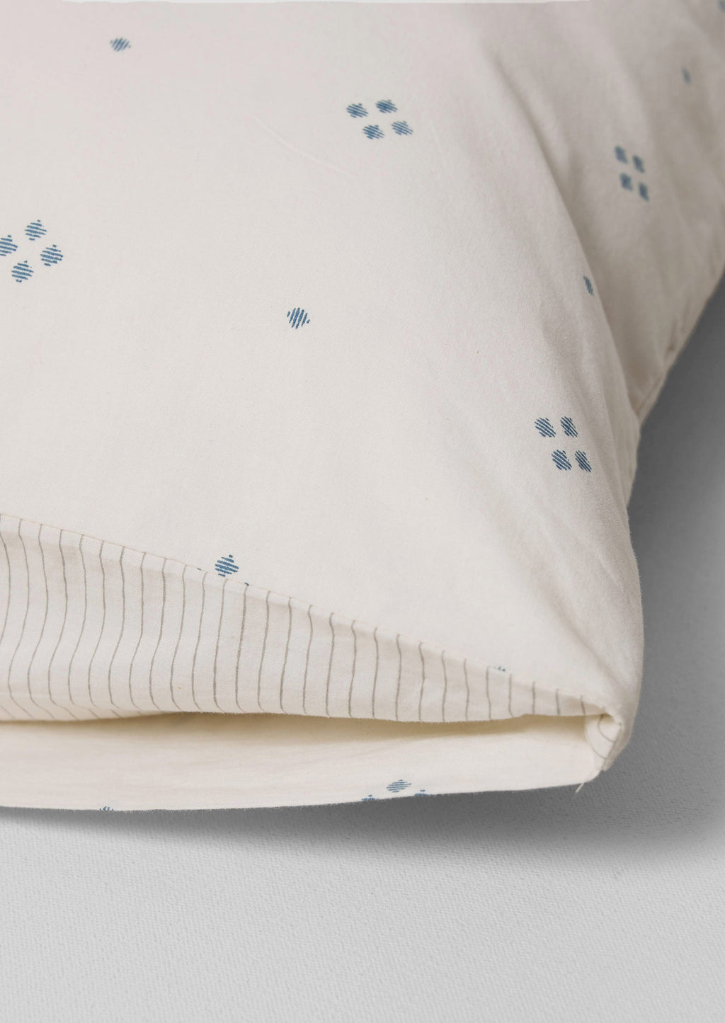 Rowan Print Cotton Poplin Housewife Pillowcase Set | Ecru/Soft Blue