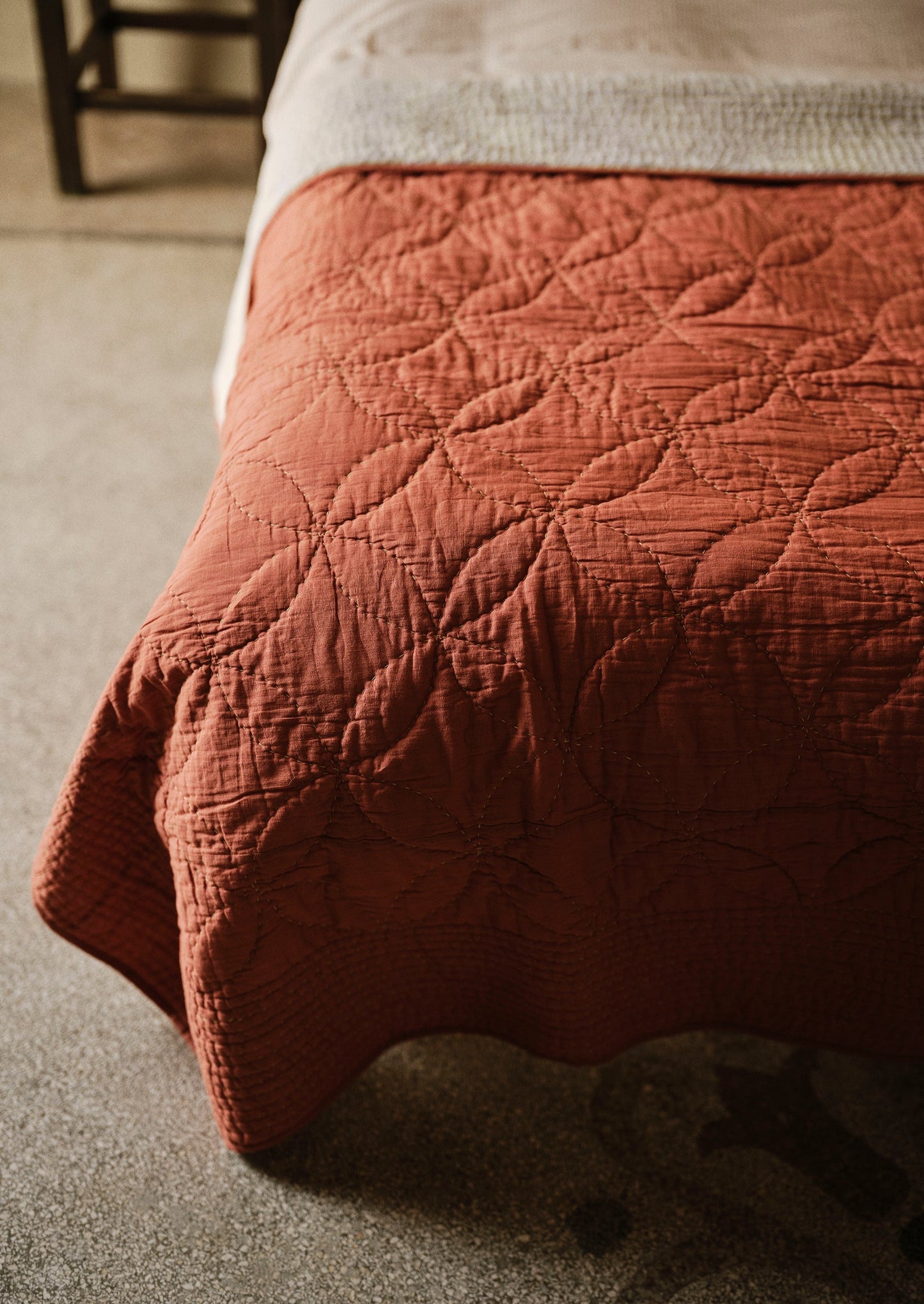 Sicily Stitch Lightweight Quilt | Blush/Lavender