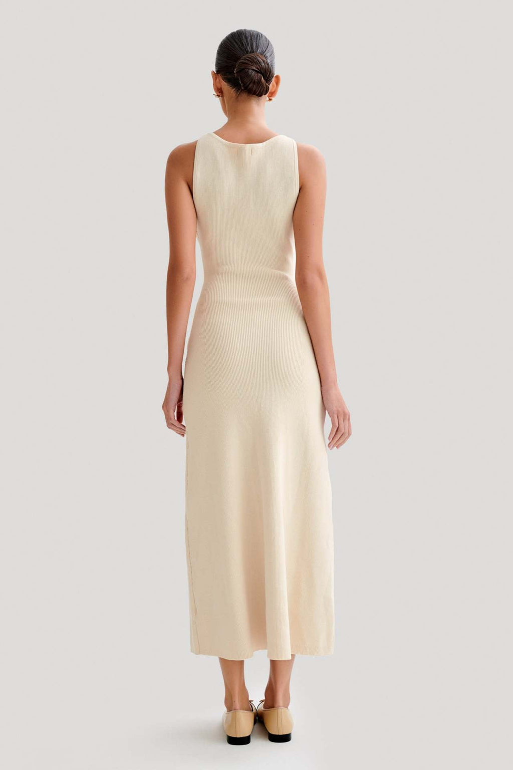 Mila - Sleeveless Buttoned Maxi Dress