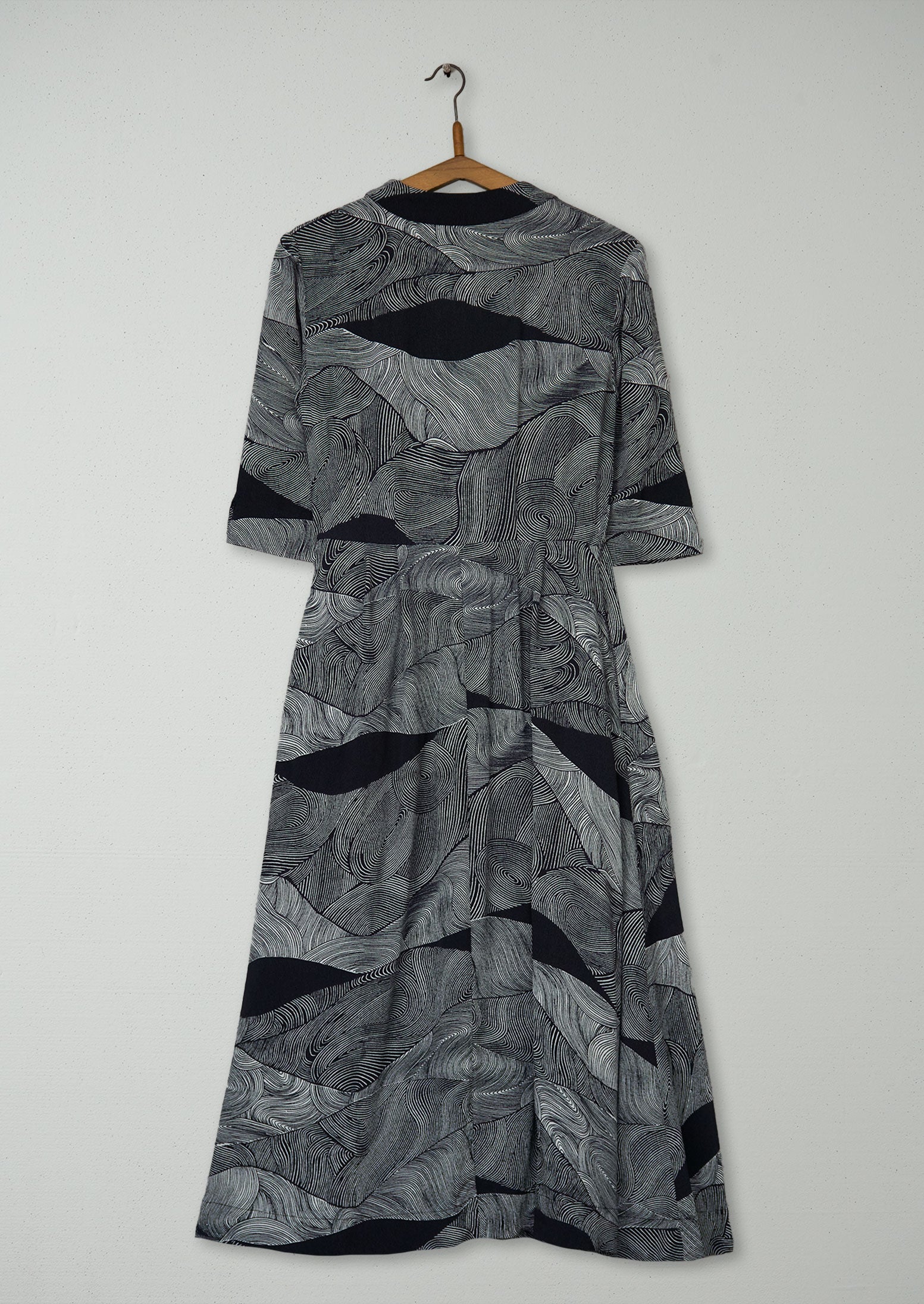 Reworn Wave Print Dress Size 6 Multi (1878) | Multi