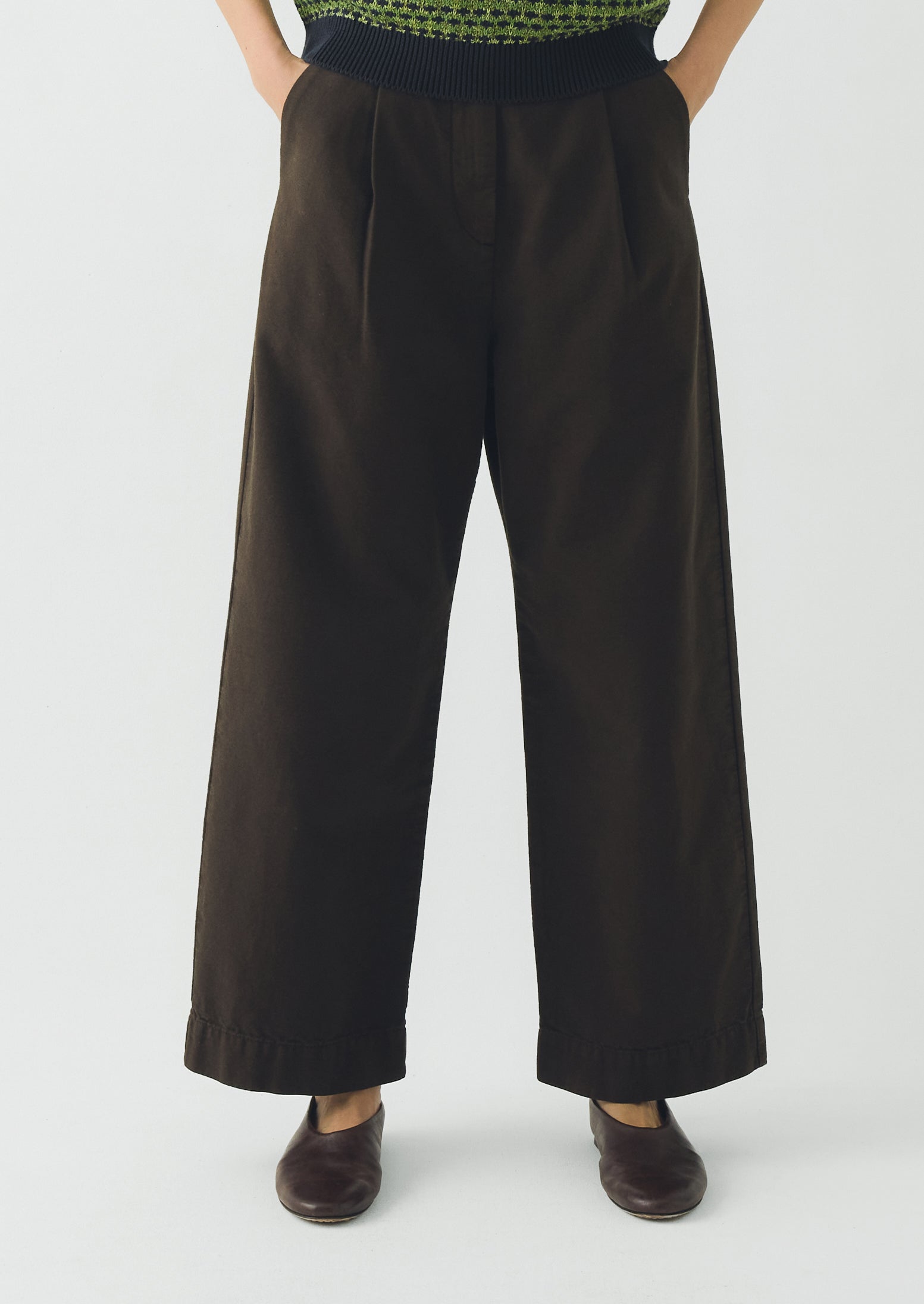 Pleat Front Garment Dyed Cotton Trousers | Black Walnut